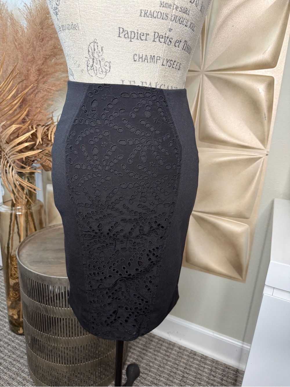 Black Laser-Cut Pencil Skirt - Sleek Fitted Style